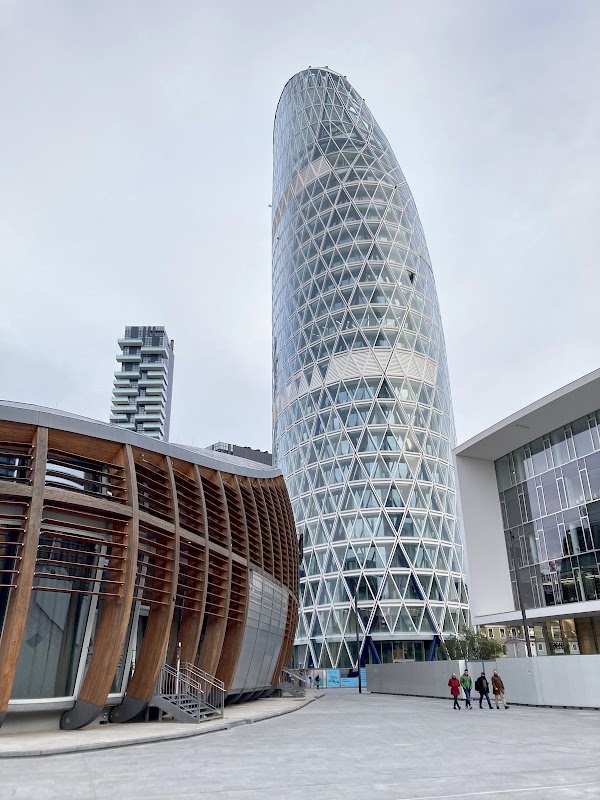 Piazza Gae Aulenti 2