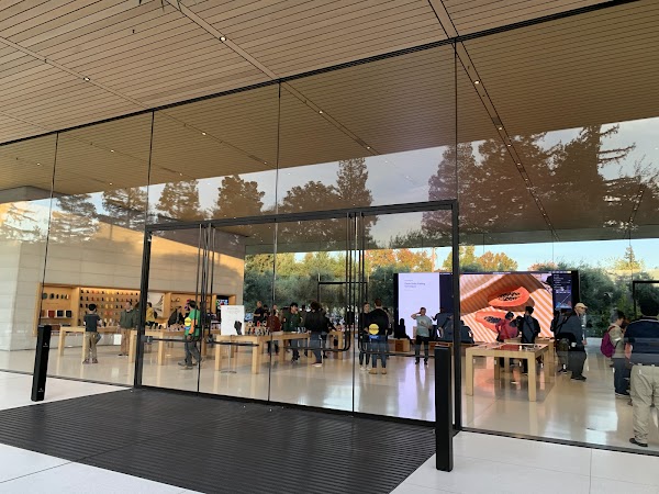 Apple Apple Park Visitor Center 1
