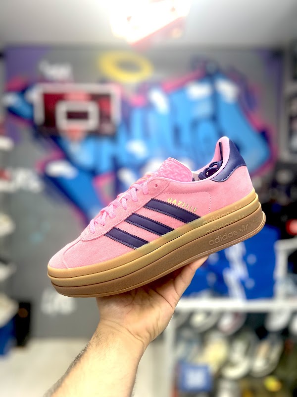 Vaulted Laces Sneakers Store 4