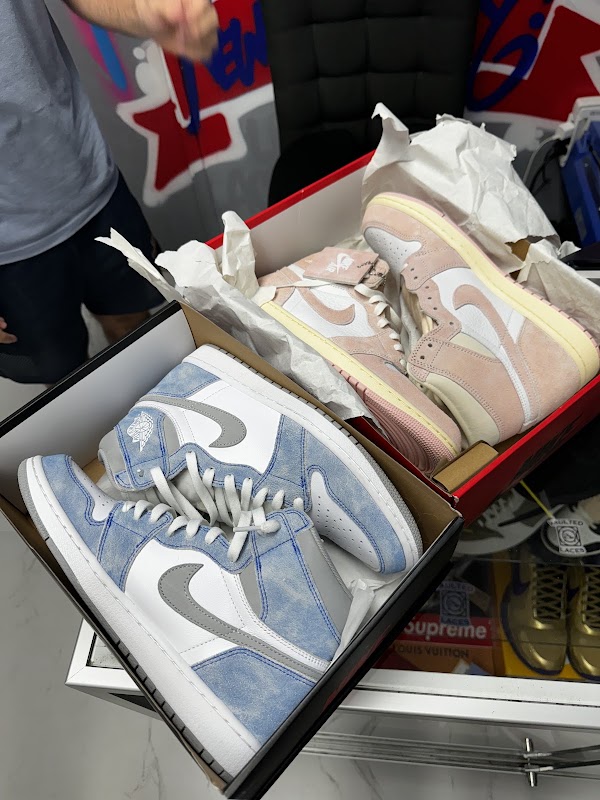 Vaulted Laces Sneakers Store 2