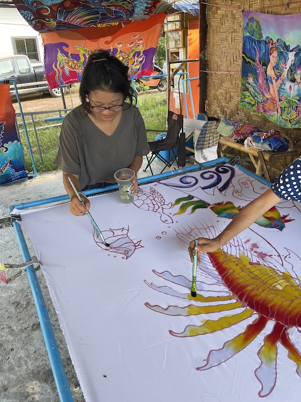 Sriraya Batik Class (experience for family and kids)คอสเรียนทำผ้าบาติก