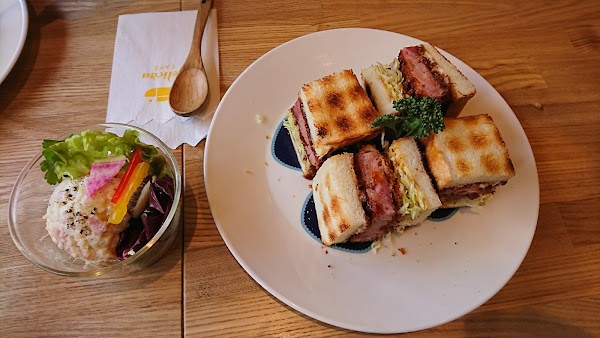 Pelican Café 5