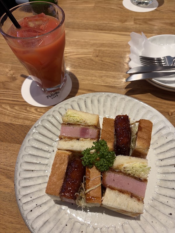 Pelican Café 4
