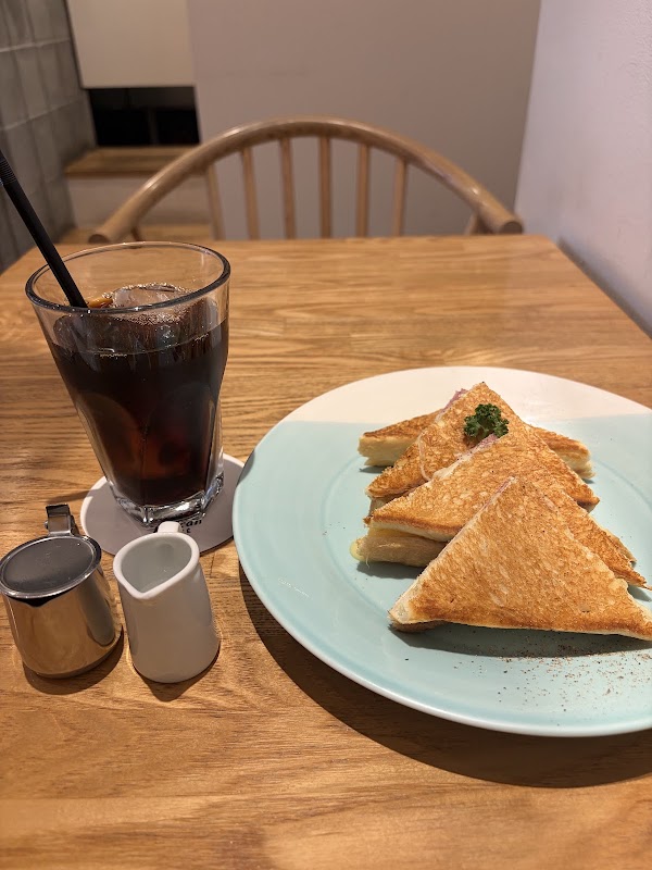 Pelican Café 2