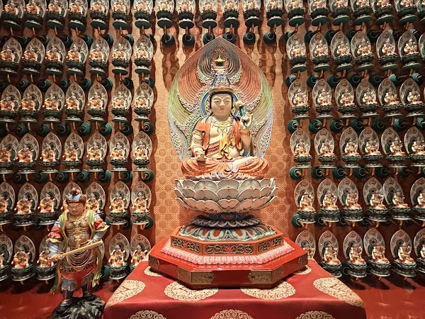 Buddha Tooth Relic Temple 4