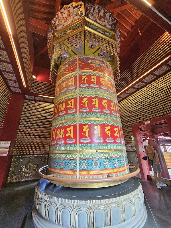 Buddha Tooth Relic Temple 2