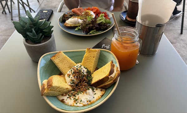 LOFT brunch & cocktail restaurant 2