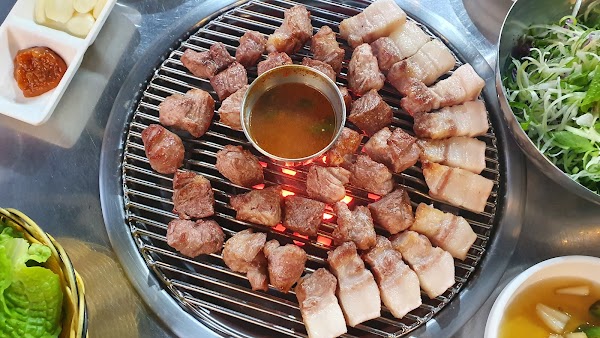 Kkotdwaeji Grill 4