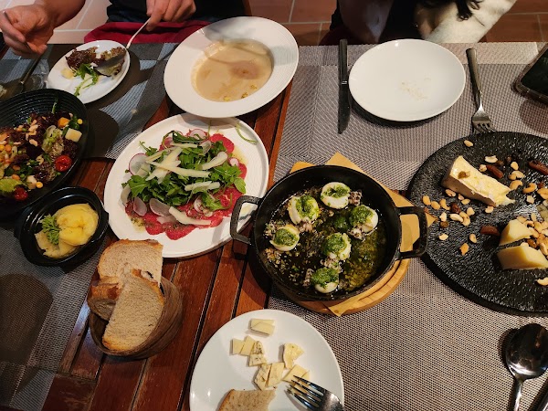 Cousins Restaurant Đào Tấn 5