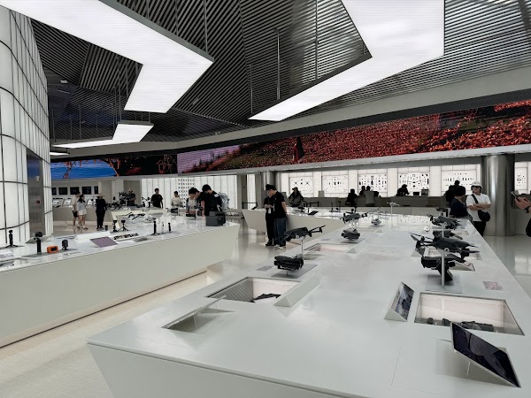 DJI FLAGSHIP STORE 4