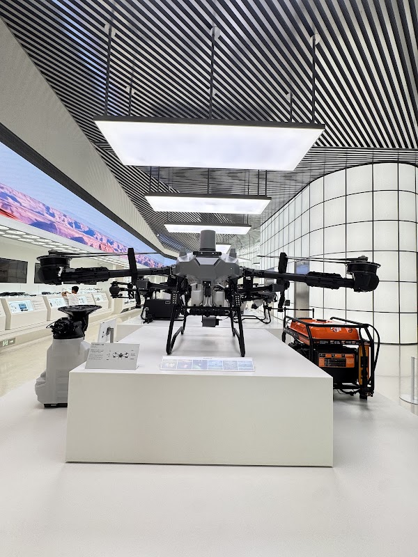 DJI FLAGSHIP STORE 3