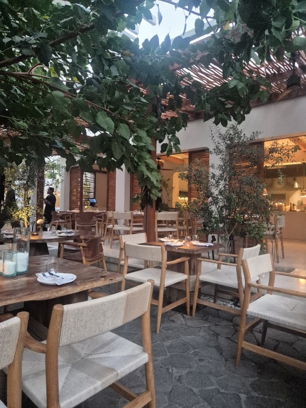 AVLI Uluwatu - Modern Greek