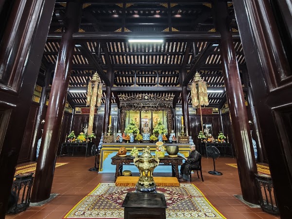 Thien Mu Pagoda 2