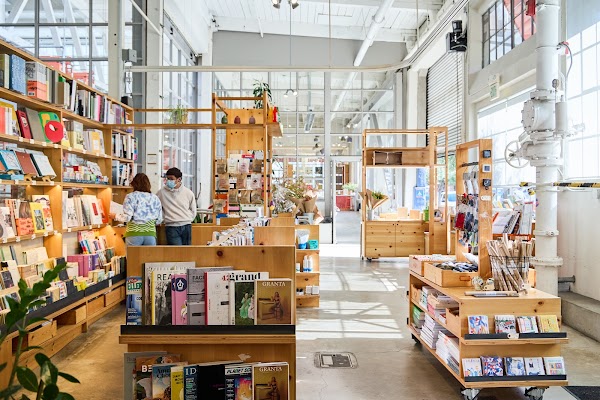 Heath Newsstand 5