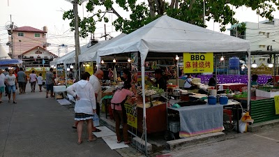 Karon Temple Market