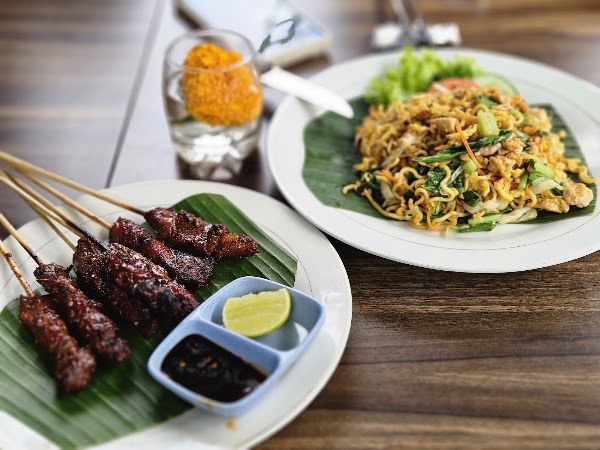 Naughty Nuri's Ubud 5