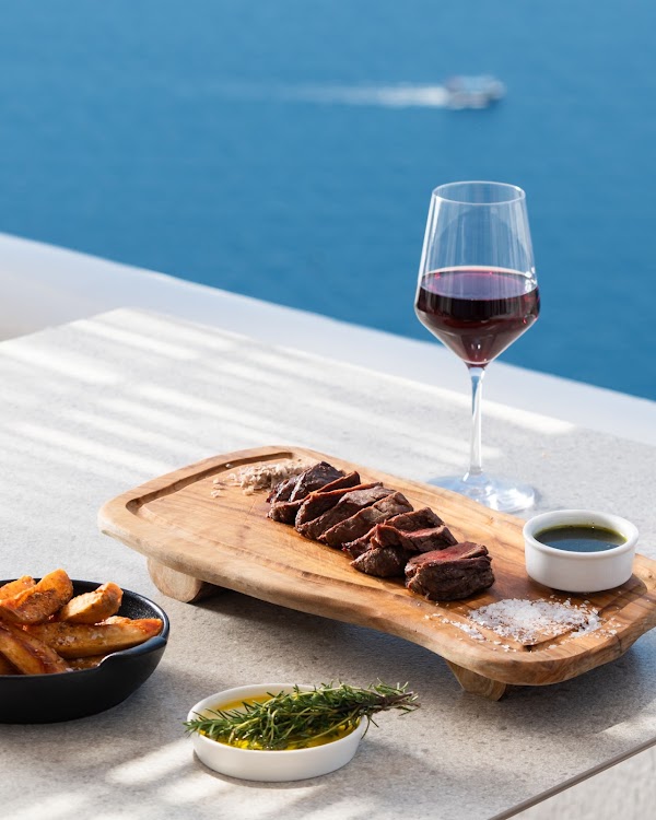Caldera Restaurant - Volcano View Hotel 5