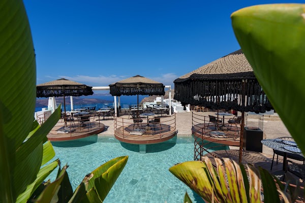Caldera Restaurant - Volcano View Hotel 2