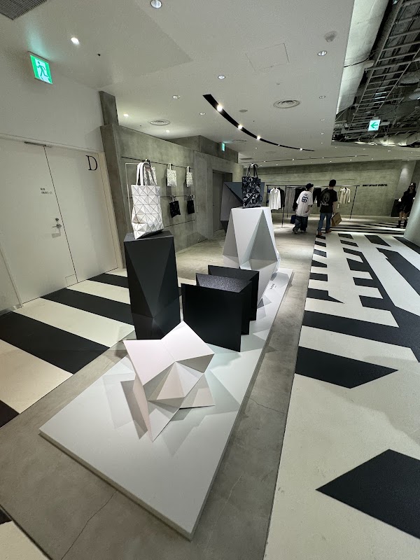 HOMME PLISSE ISSEY MIYAKE 1