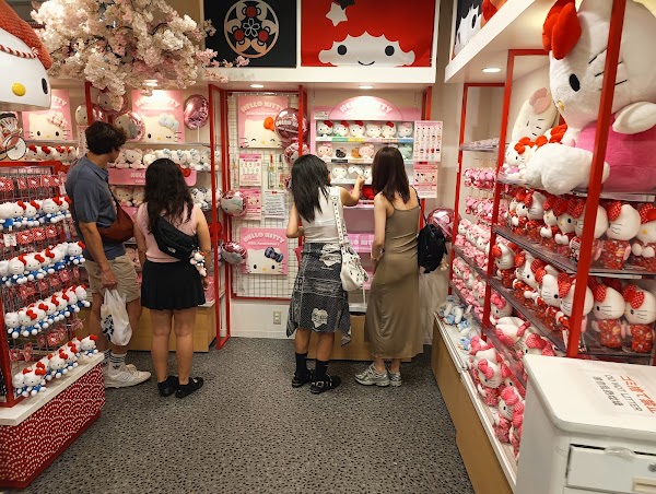 Sanrio Gift Gate Asakusa 5