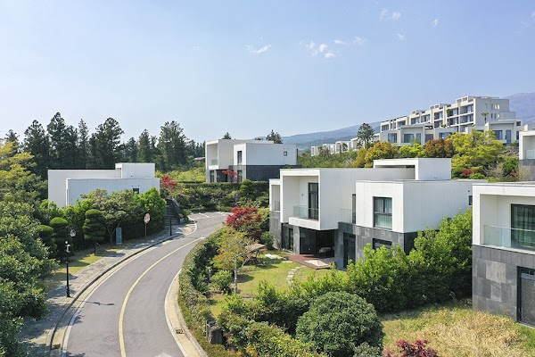 Velum Resort