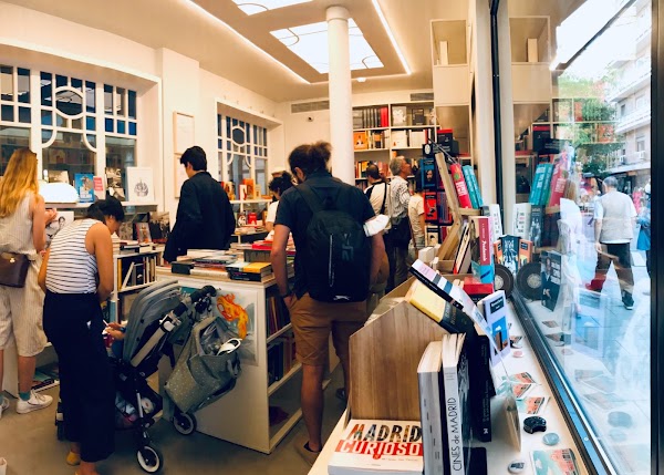 LIBRERÍA DEL DORÉ 2