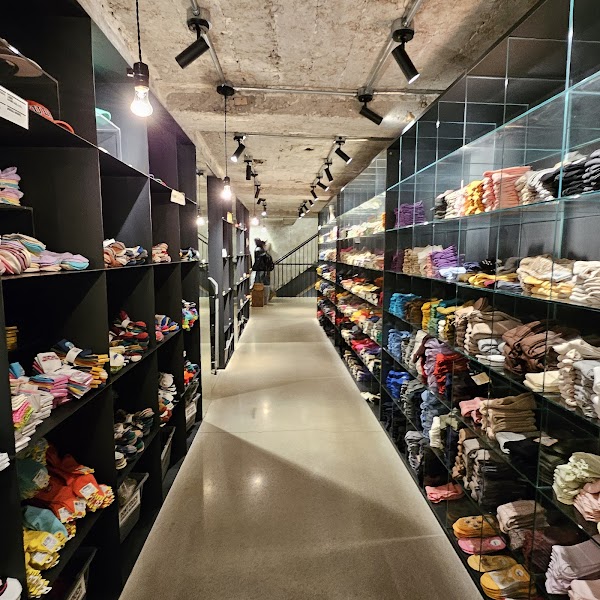 Nyunyu House myeongdong - Harmony Fresh Mart 4