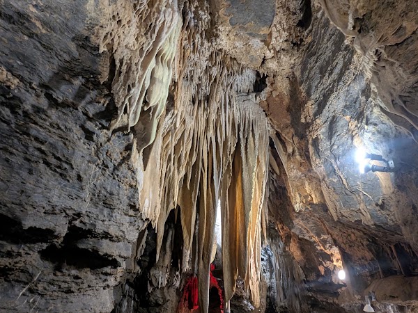 Crystal Grottoes Caverns