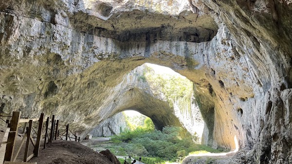 Devetashka Cave 1