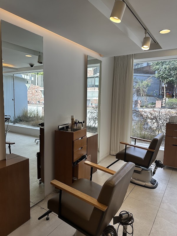 Kimhekim Cheongdam Flagship 5