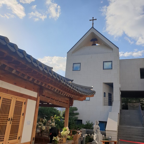 Gahoe-dong Catholic Church 1