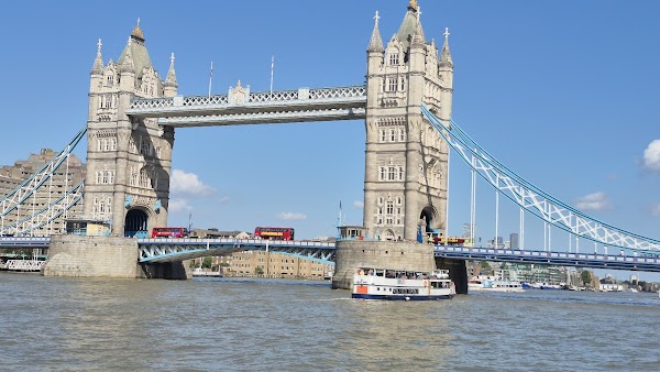 Five Guys Tower Bridge 3