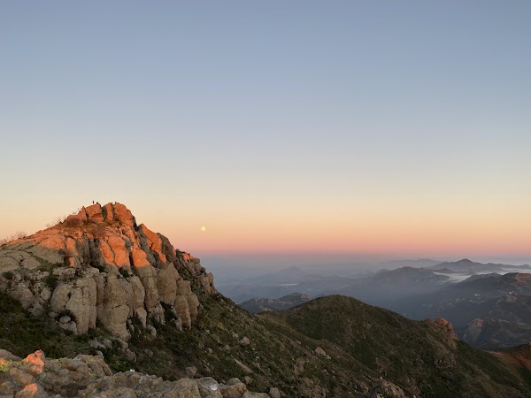 Sandstone Peak Trailhead Parking 2