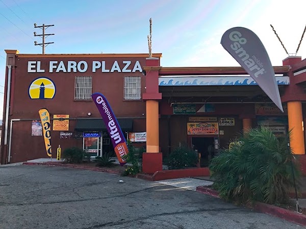 El Faro Plaza