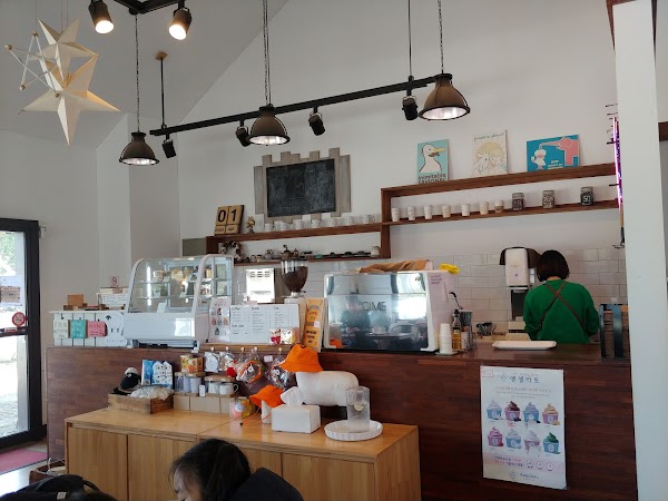 BAALAMB Cafe & Farm