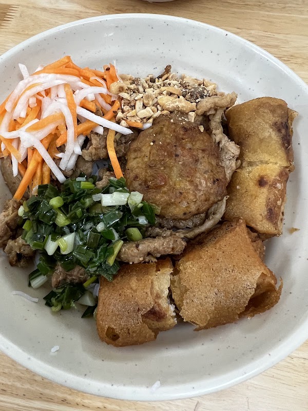 Bún thịt nướng Hoàng Văn 5