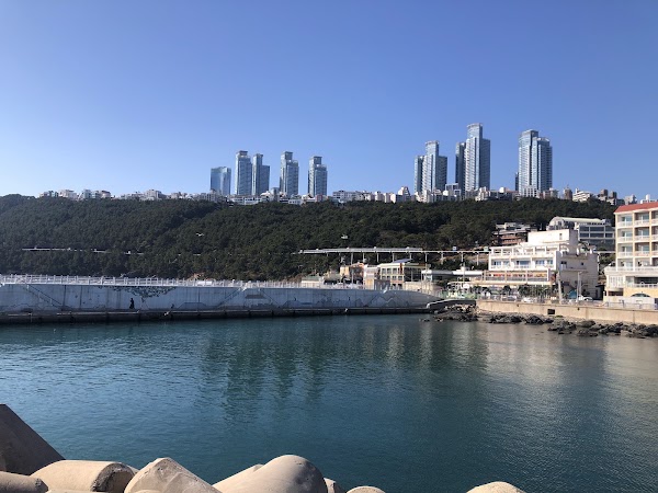 청사포어항북방파제등대 2