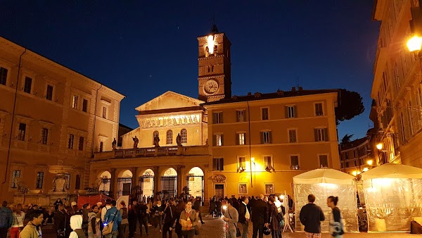 Piazza di Santa Maria in Trastevere