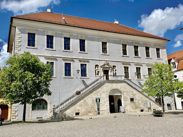 Rathaus Neuburg 1