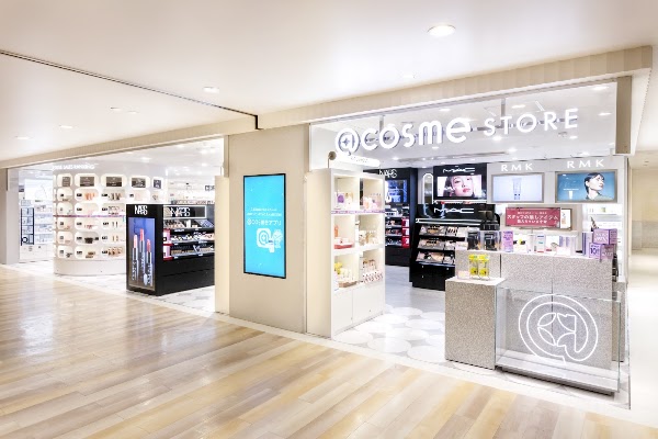 @cosme STORE アミュエスト博多店 1