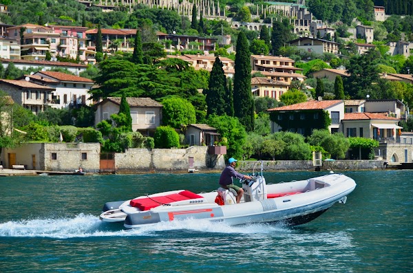 visit lake garda by boat