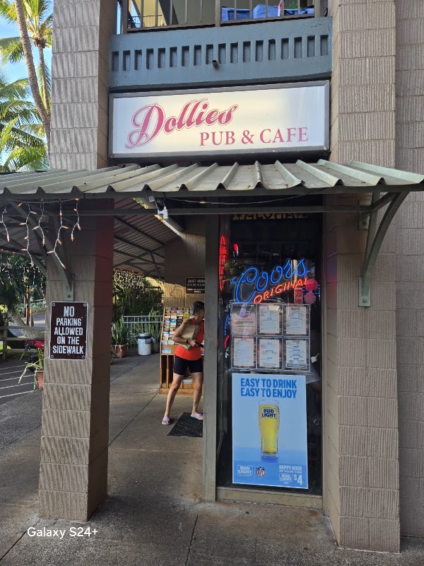 Dollie's Pub & Café 3