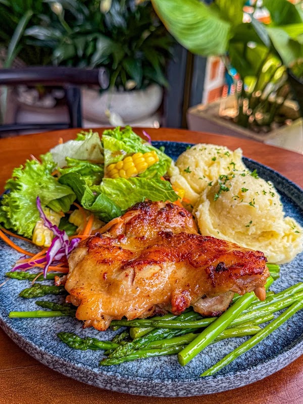 Nick Restaurant 2