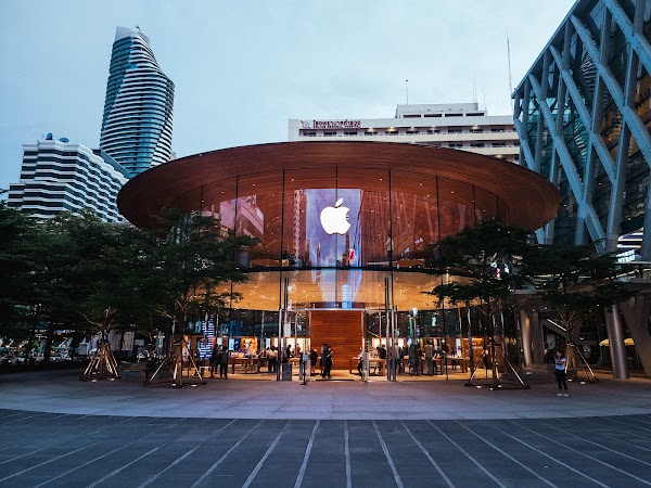 Apple (centralwOrld)