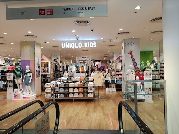 Uniqlo Dong Khoi 5