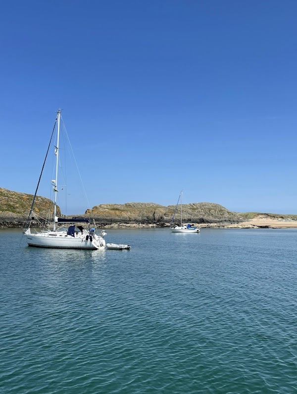 Porth y Cwch 2