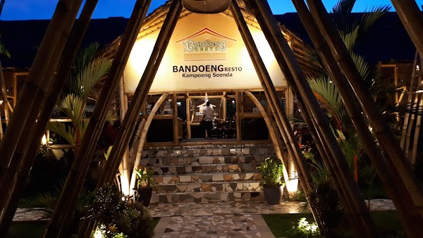 Bandoeng Resto Simpang Kara