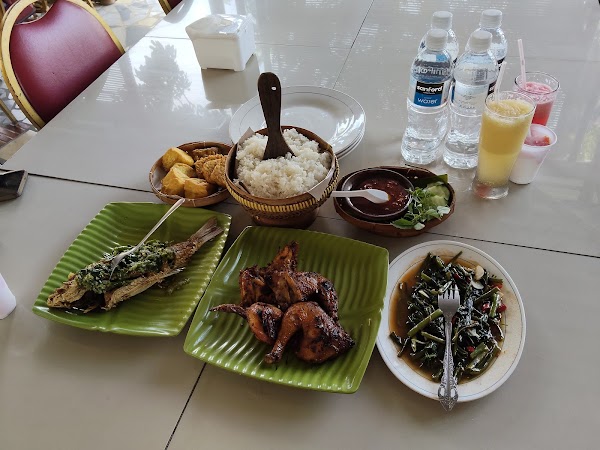 Bandoeng Resto Simpang Kara 5