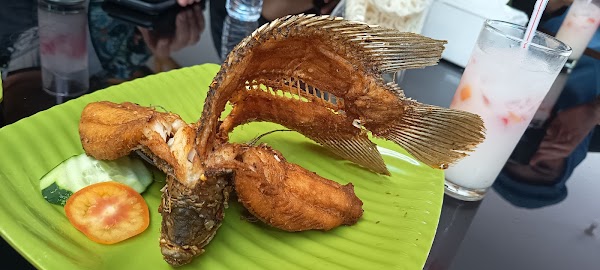 Bandoeng Resto Simpang Kara 4