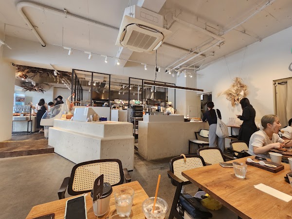 SAKImoto Bakery & More Ogimachi 5